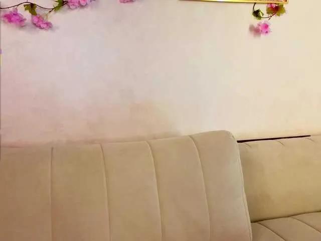 Freechat CrimsonAura on BongaCams