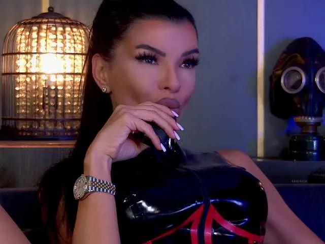 EleniaDevons on BongaCams 