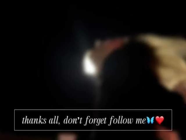 emely1benz on BongaCams