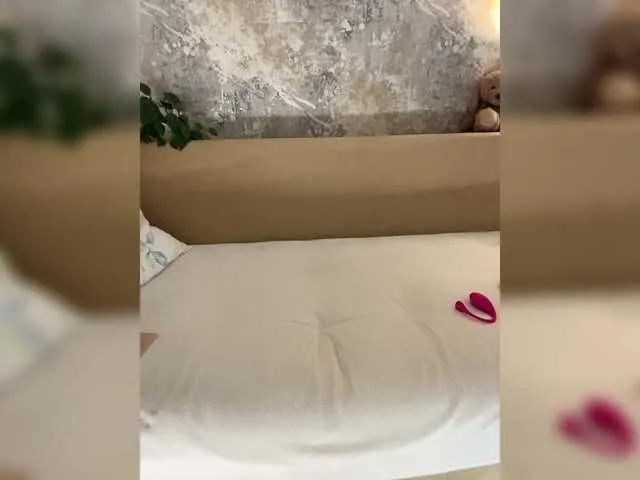 Freechat Incredible123 on BongaCams