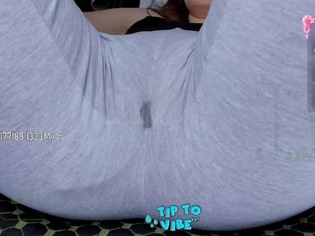 Freechat Kira-Kell on BongaCams