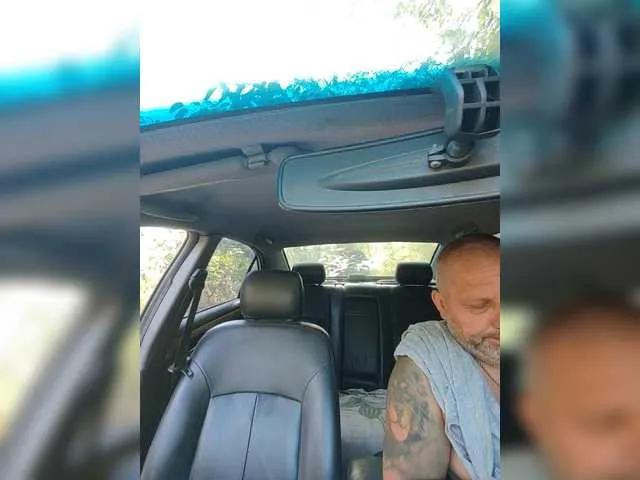 Freechat kissmabont on BongaCams