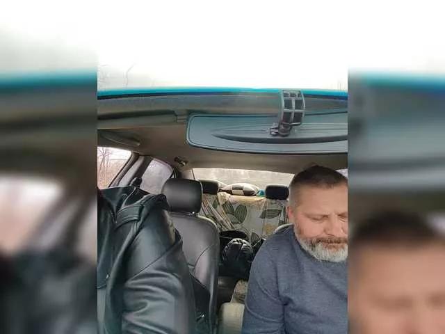 Freechat kissmabont on BongaCams