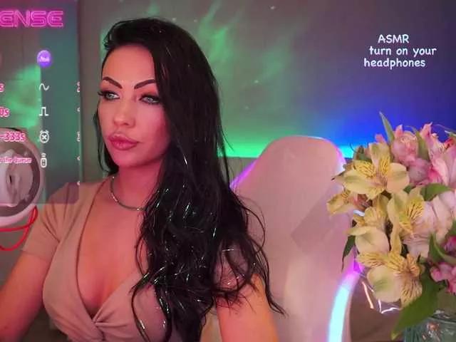 Freechat LADYCharmer on BongaCams