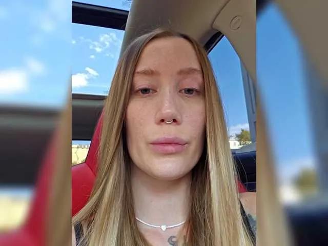 lana-lana03 on BongaCams 