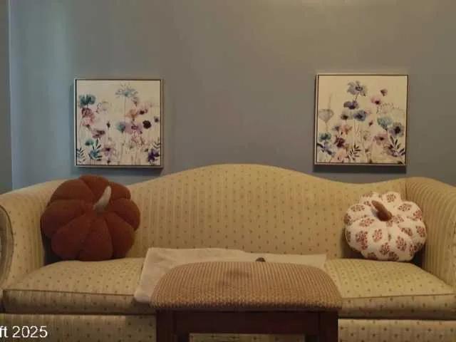 leiaswift — Confident men who know how to go private, a nice smile, a wicked sense of humor & driving you so wild with lust you can't help but stroke your hard cock and make it explode everywhere, leaving a mess so huge you start bringing a cumrag to our session