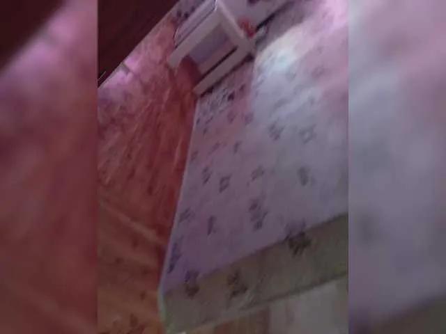 Niki233221 on BongaCams 