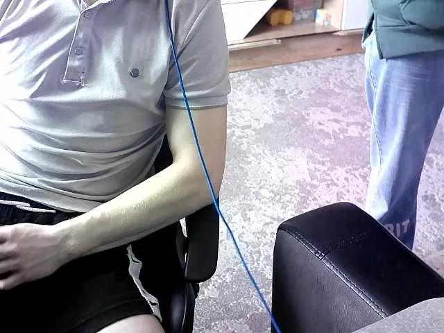 Niki233221 on BongaCams 