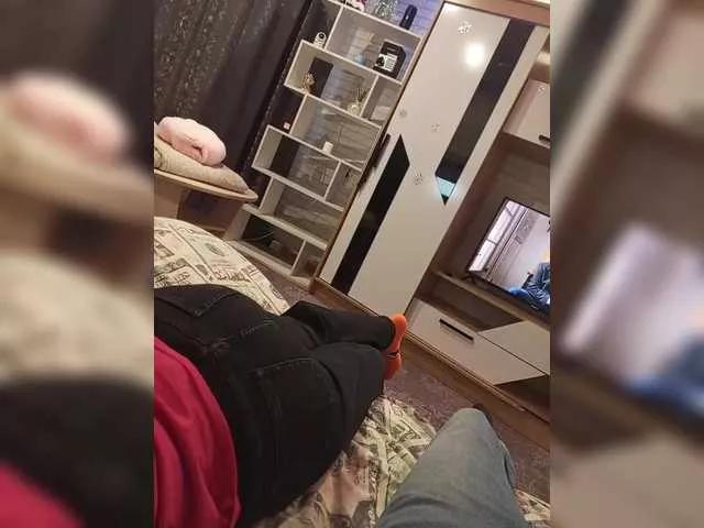 Niki233221 on BongaCams 