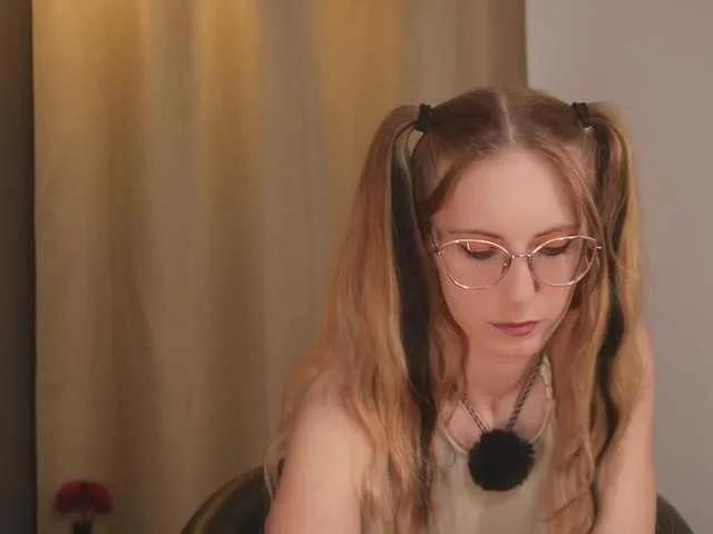 Freechat Nikki-Gia on BongaCams