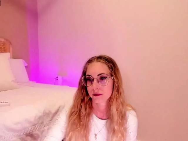 Freechat Nikki-Gia on BongaCams