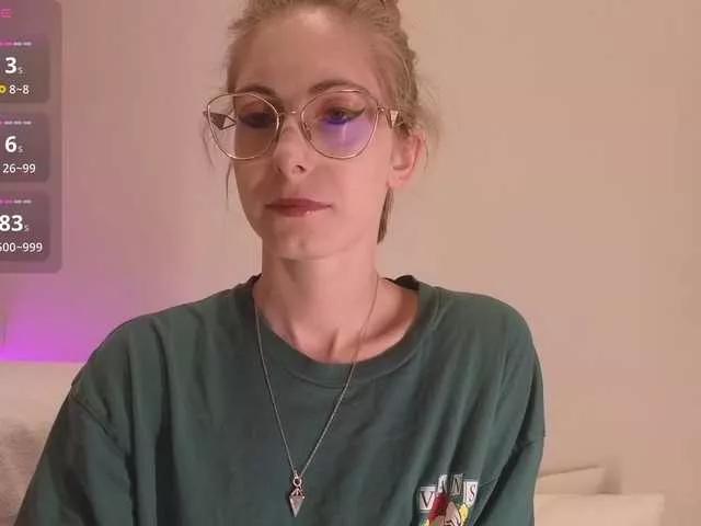 Freechat Nikki-Gia on BongaCams