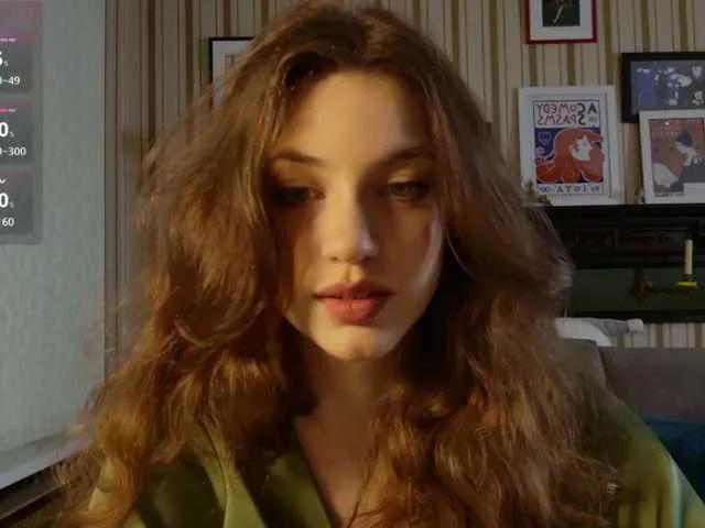 sarahsupershy on BongaCams 