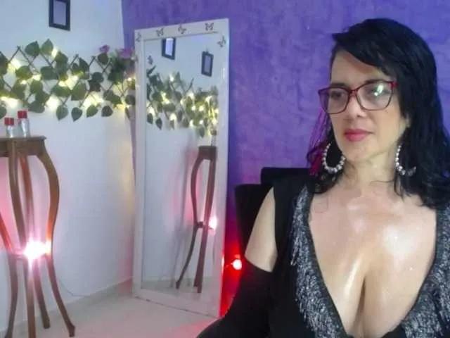 SaraSmith2 on BongaCams 