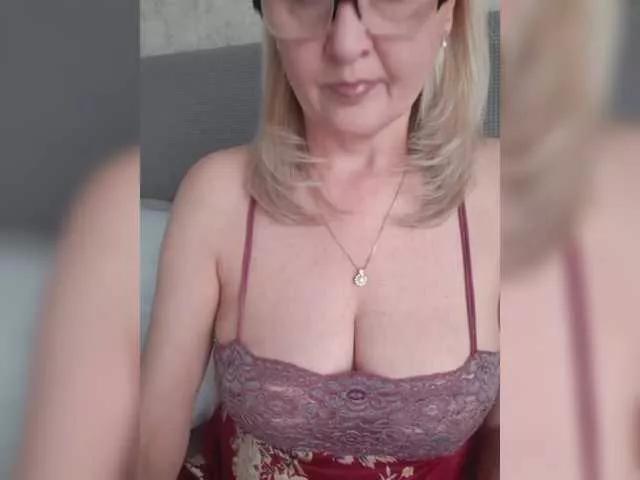 Freechat SexiestJess45 on BongaCams