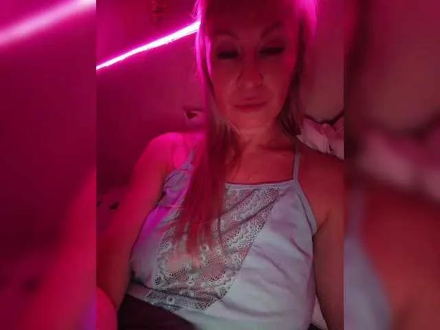 BongaCams TerriRose is Freechat TerriRose — Nothing excites a woman more than a man's generosity, combined with a touch of intelligence, humor, expensive perfume, and a hint of masculine energy and charisma.