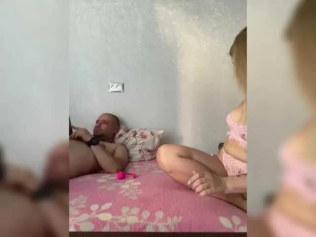 Freechat TotheMoonandBack on BongaCams