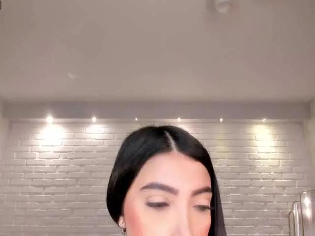 ValeriaVelvet — It excites me that they treat me well and while they excite me when I remind me of the naughty that I can be