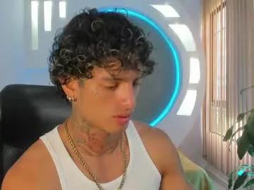 alanrodgers2_0 on Chaturbate 
