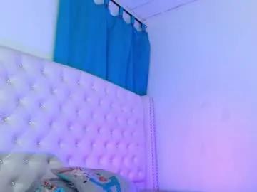 alexa_priincess — GOAL: Play with your tits [108 tokens remaining] Make me moan darling #ebony #smalltits #latina #teen #18