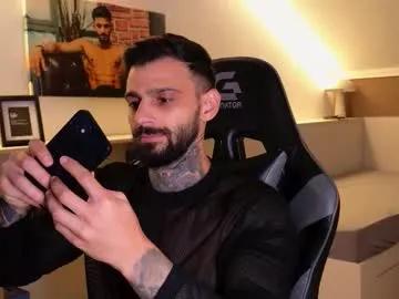 Freechat aressteel on Chaturbate