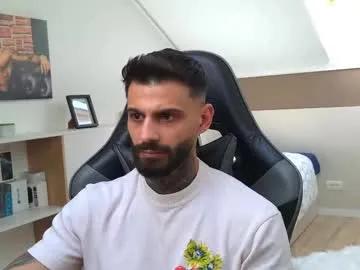 Freechat aressteel on Chaturbate