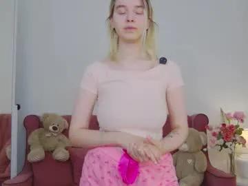 ashly_cherry — Goal: Squeeze the boobs  Hi dear i'm back! Let's play together!