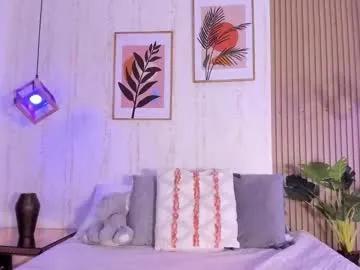 ayleen_dunkann — Kiss  [30 tokens left] Be my lover and give me an hard orgasm  #ebony #young #latina #curly #bigass