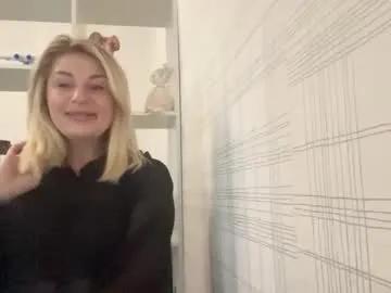 blondie_xoxoxo — Hi I am new here...dont be rude please Goal: Wiggle tease  [16 tokens remaining] #new #shy #nonude #milf #natural