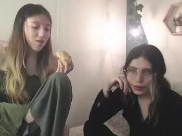 Freechat briarandblair on Chaturbate