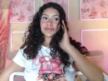 Freechat curlydani on Chaturbate