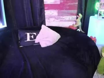 elle4you on Chaturbate 