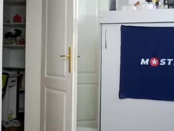 Freechat foxeslovefoxes on Chaturbate