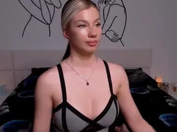 Freechat foxydevilish on Chaturbate