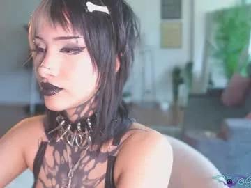 goth_dolll on Chaturbate