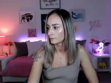 Freechat holihurricane on Chaturbate