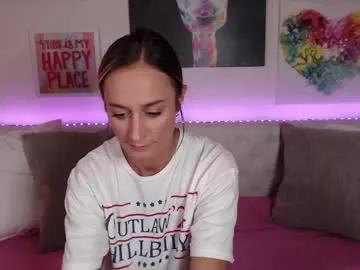 Freechat holihurricane on Chaturbate