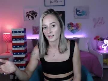 Freechat holihurricane on Chaturbate