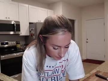 Freechat holihurricane on Chaturbate