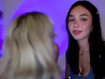 Freechat isabellelayla on Chaturbate