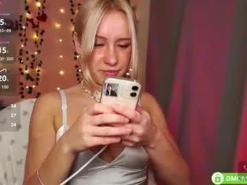 lavinell — Goal:  I'll get up and spin around in front of the camera so everyone can see my outfit. ) #new #lovense #c2c #feet #tease - N