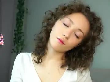 loriamarzinske on Chaturbate