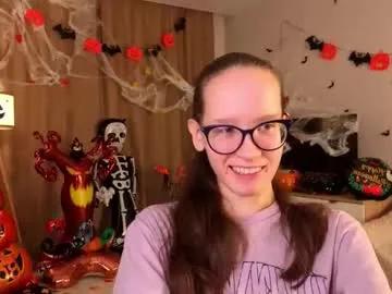 Freechat lynettebails on Chaturbate