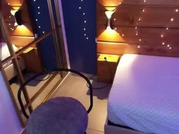 Freechat mahia_queen on Chaturbate