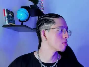 manu_vera8 — welcome dearlet's have fun ;) // GOAL: teasing [10 tokens left] #muscle #feet #bigdick #young #latino