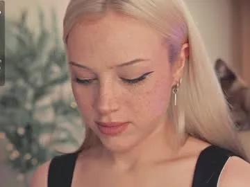 Freechat mia_milagros on Chaturbate