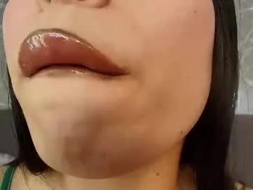 Freechat mia_roux13 on Chaturbate