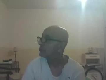 Freechat moment71200 on Chaturbate