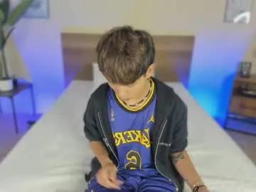 novaybrian — GOAL: CUM + EAT [1096 tokens remaining] Make me wet with your vibrations (In public or pvt) #gay #latino #skinny #cum #anal