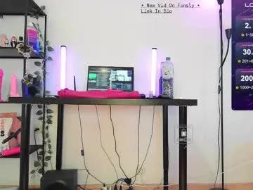 Freechat peachyym on Chaturbate